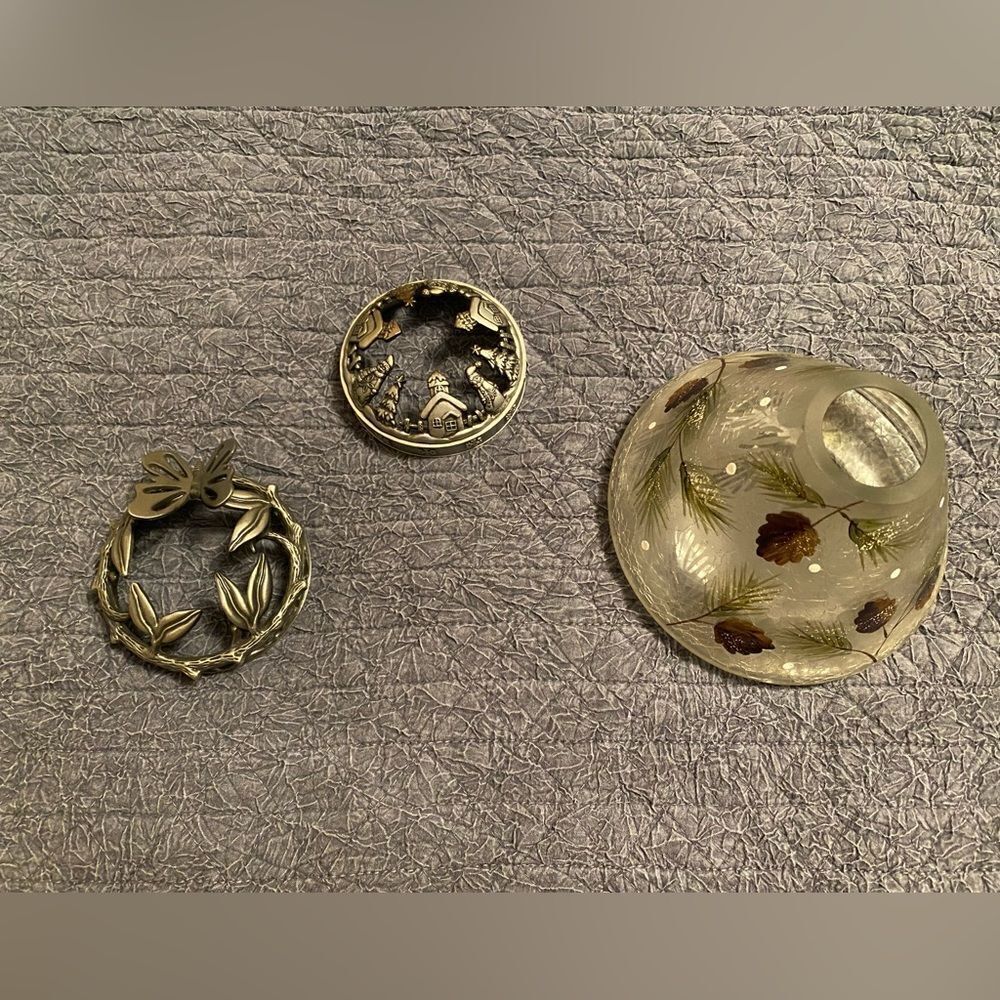 3 Yankee Candle Brand Candle Toppers. (E05)